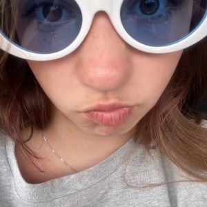 Meet your Posher, Melina